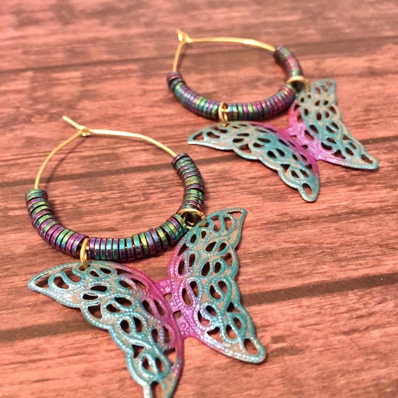 Blue butterfly filigree boho hippie festival handmade beaded hoop earrings - Picture 7 of 10